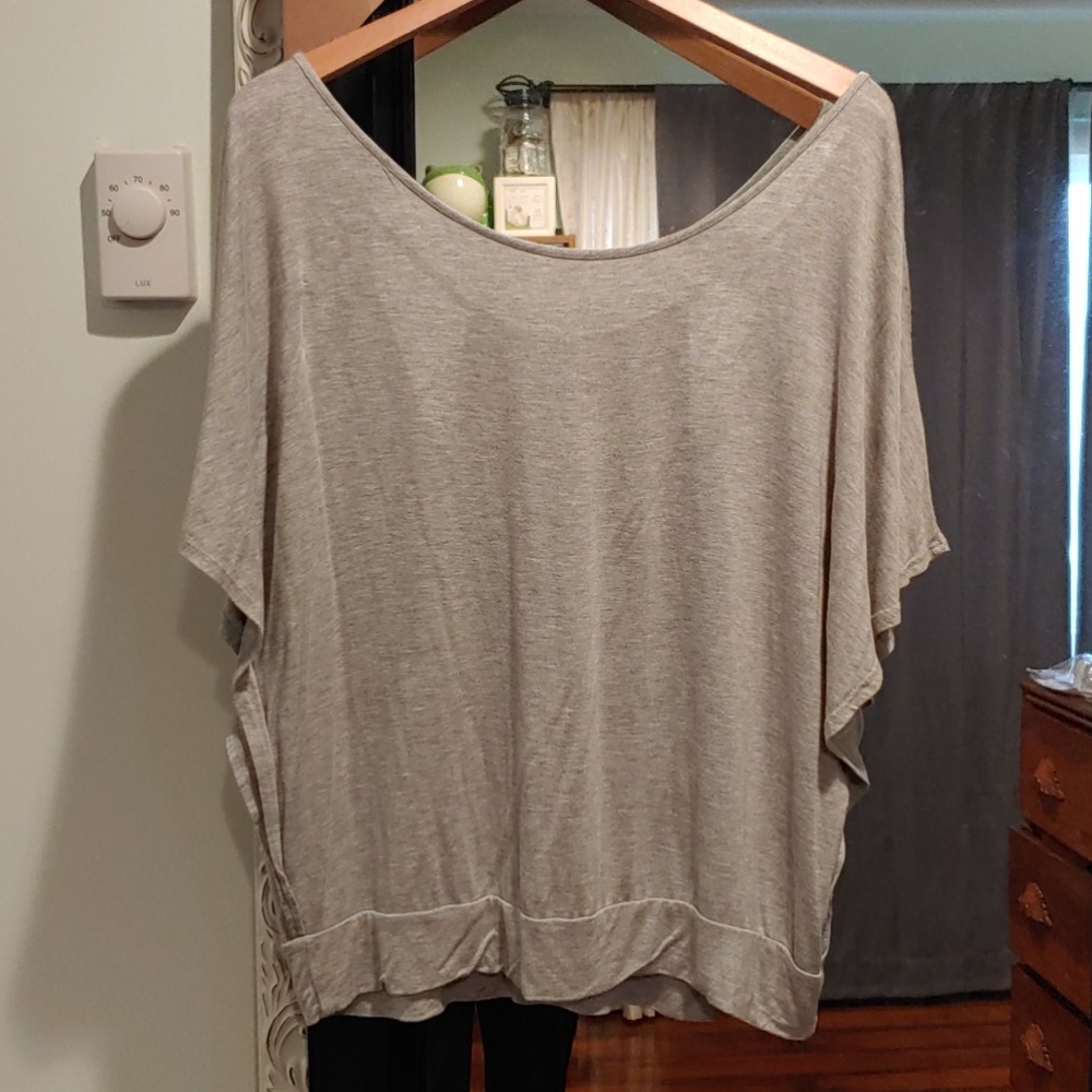 Maurices fancy back grey shirt